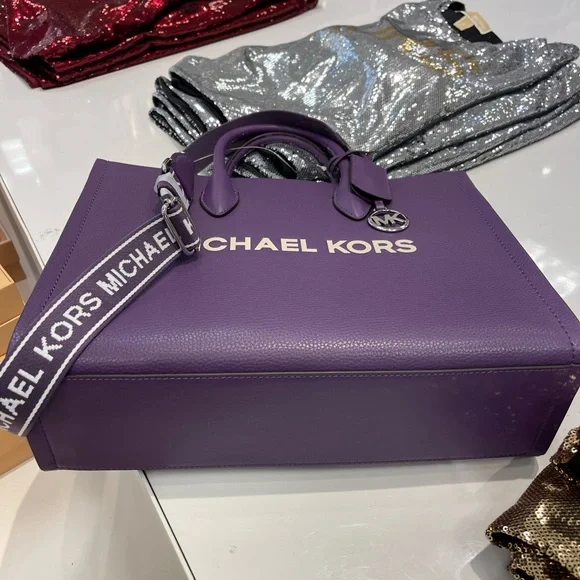 MICHAEL KORS Mirella Medium EW Pebbled Leather Tote Bag
Dark Purple 
NWT - Picture 6 of 16